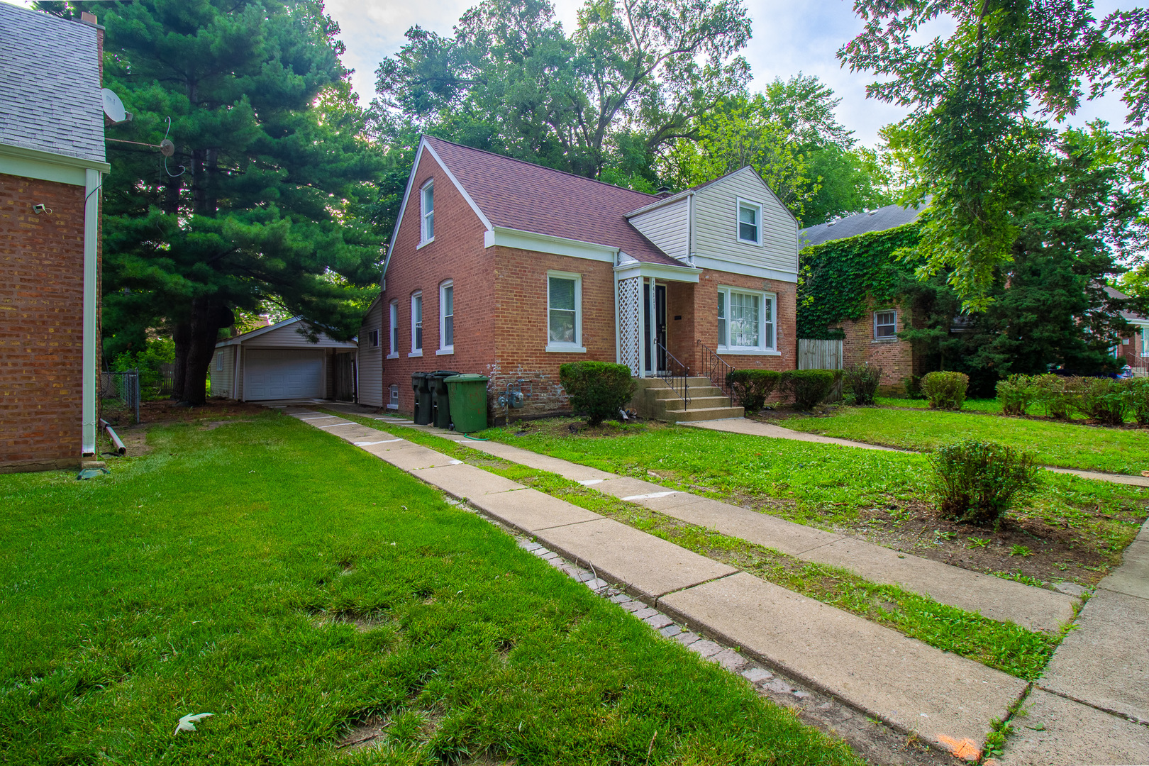 3rd image of 14111 Manor Ave, Dolton, IL 60419 | MLS# 12706653