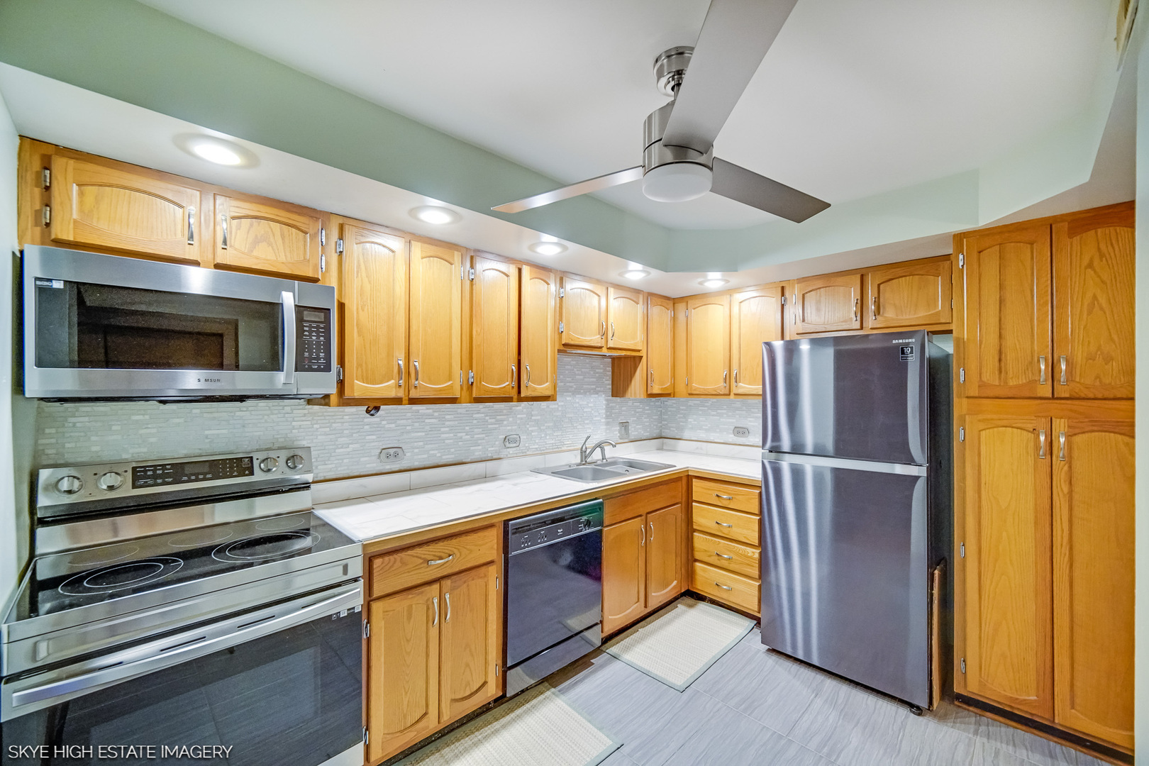 5th image of 18315 Burnham Ave, Lansing, IL 60438