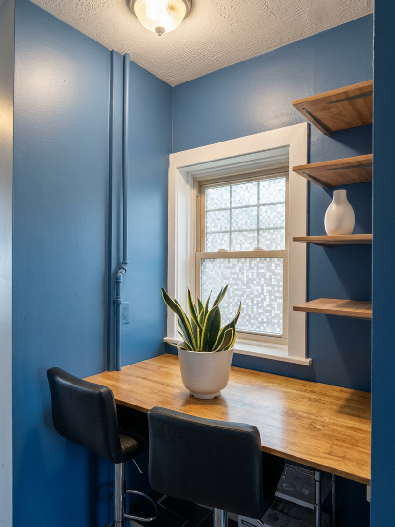 2nd image of 4834 W Henderson St, Chicago, IL 60641