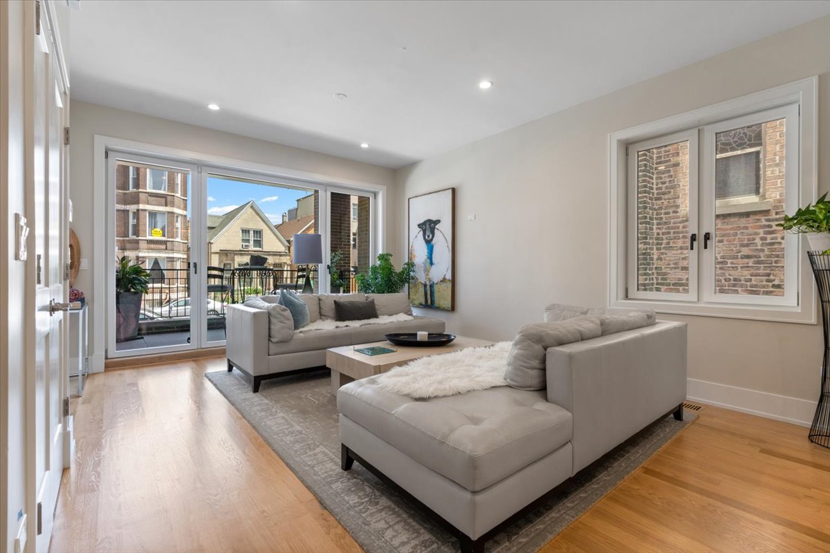 2nd image of 2023 W Augusta Blvd #1W, Chicago, IL 60622 | MLS# 12706719