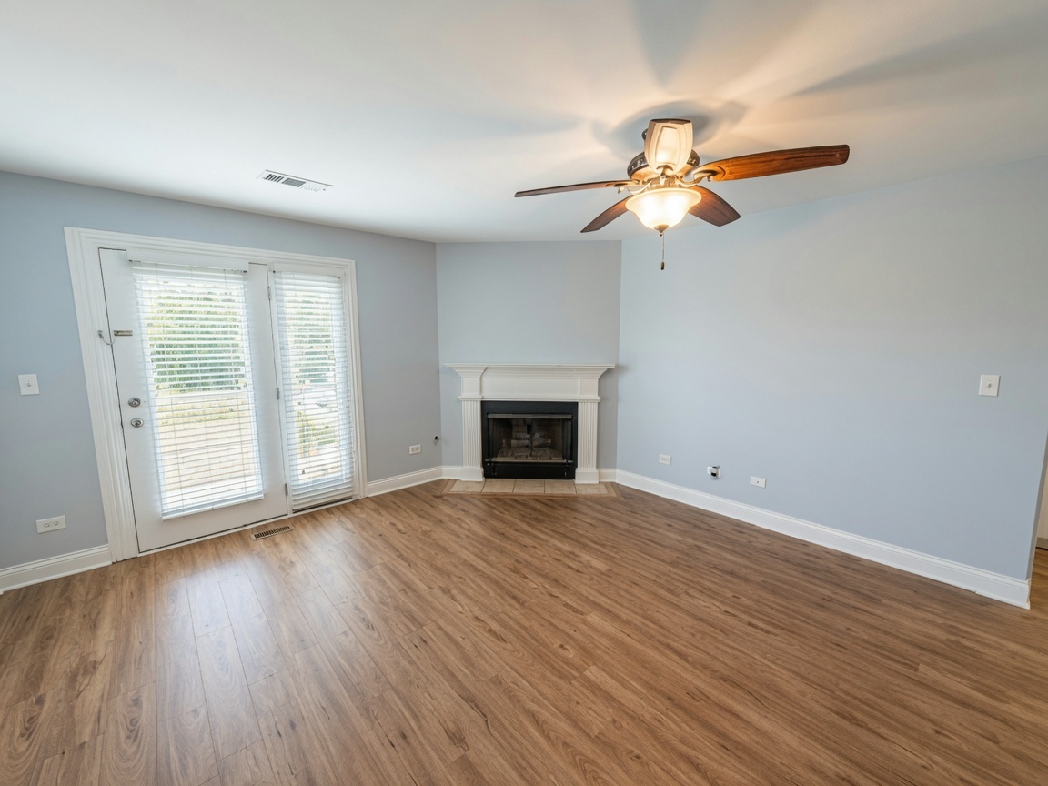 3rd image of 19 Foxcroft Rd #103, Naperville, IL 60565 | MLS# 12706730