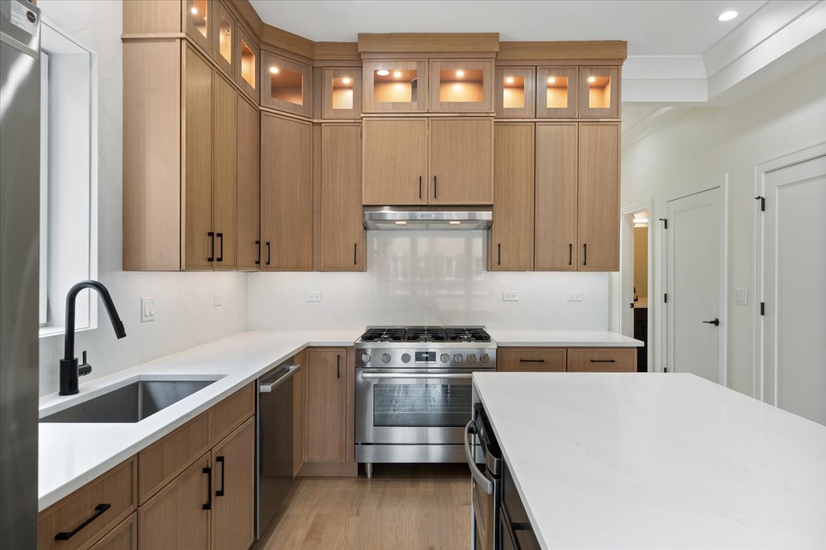 5th image of 2023 W Augusta Blvd, Chicago, IL 60622