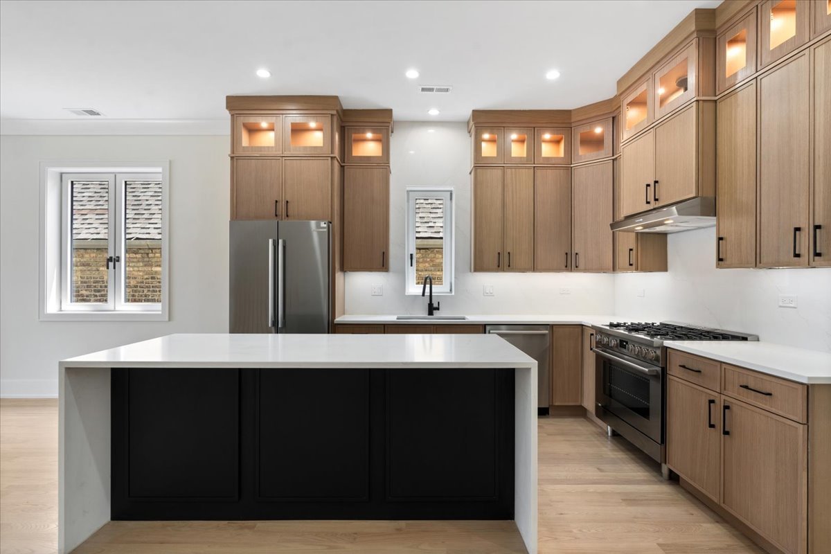 3rd image of 2023 W Augusta Blvd, Chicago, IL 60622