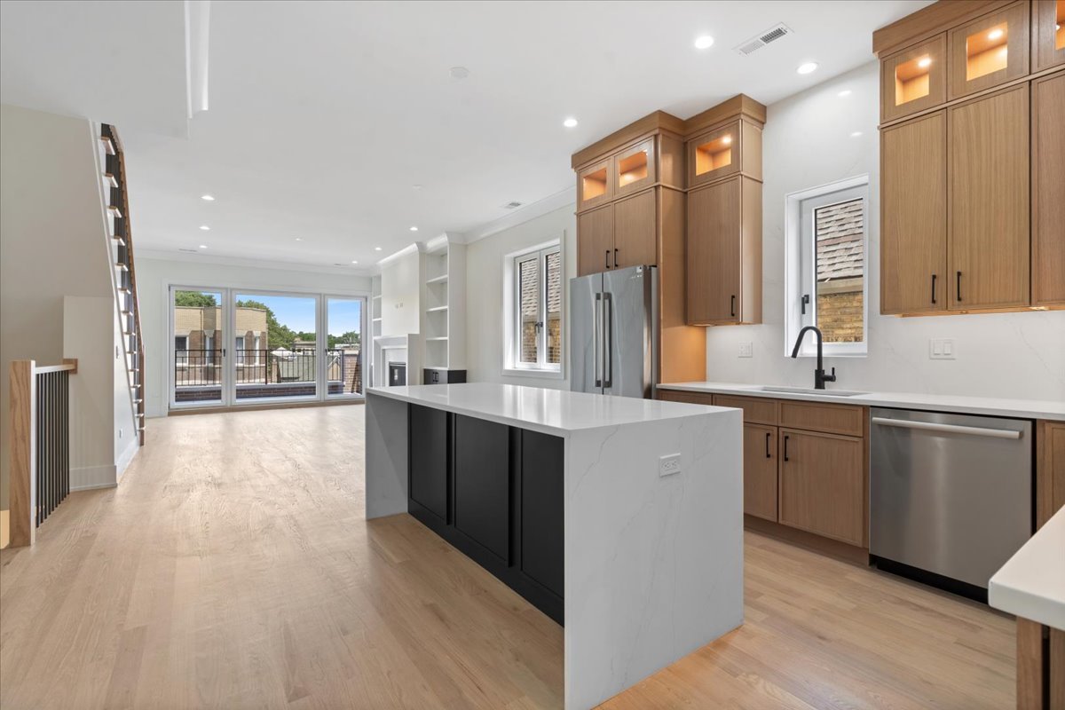 2nd image of 2023 W Augusta Blvd #3E, Chicago, IL 60622 | MLS# 12706738