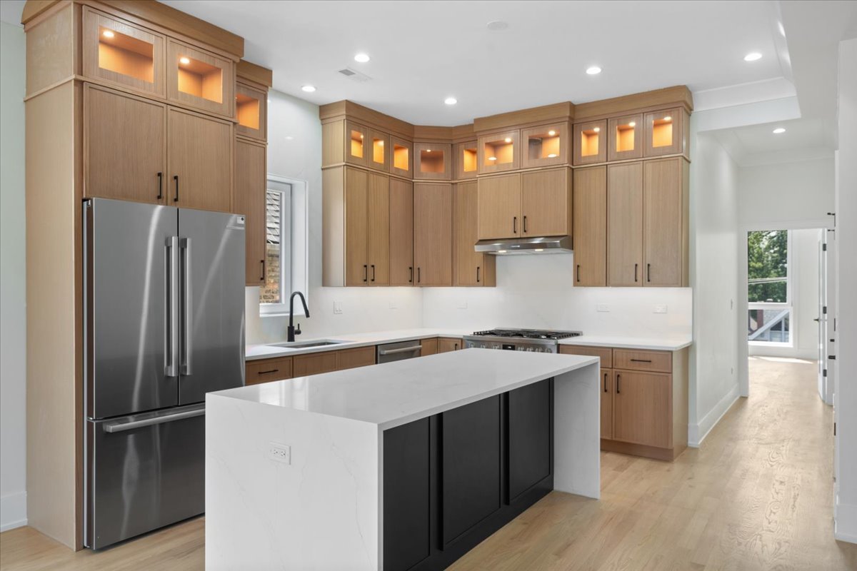 4th image of 2023 W Augusta Blvd, Chicago, IL 60622