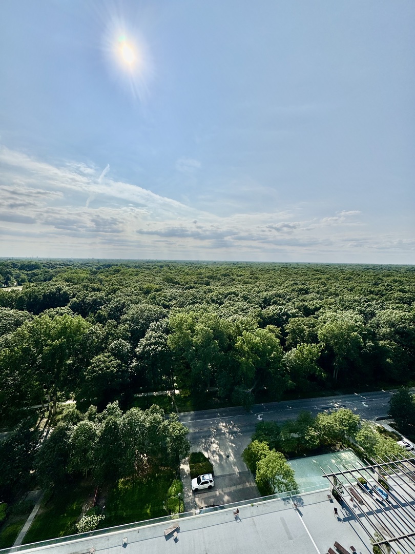 41st image of 9655 Woods Dr #1602, Skokie, IL 60077 | MLS# 12706750