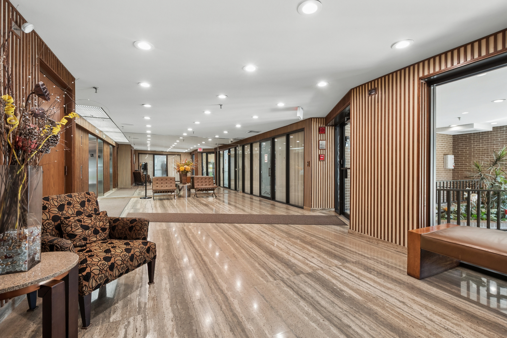 3rd image of 7201 N Lincoln Ave, Lincolnwood, IL 60712