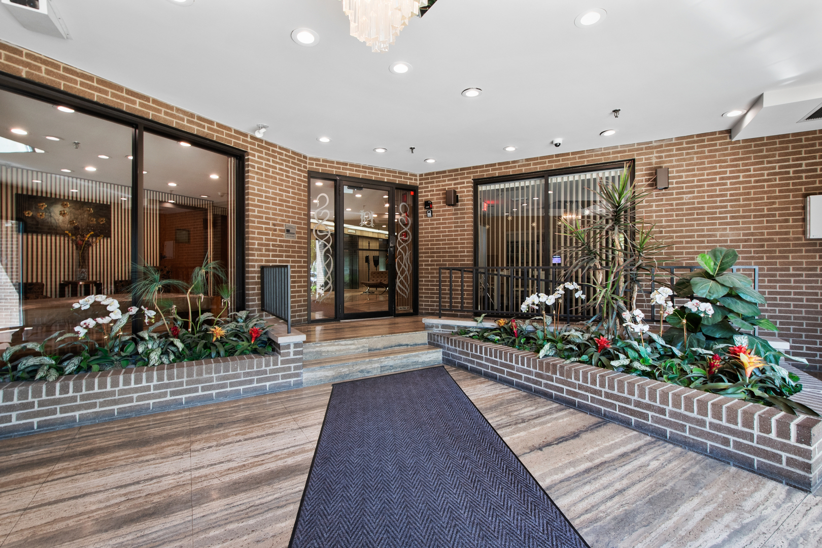 2nd image of 7201 N Lincoln Ave, Lincolnwood, IL 60712