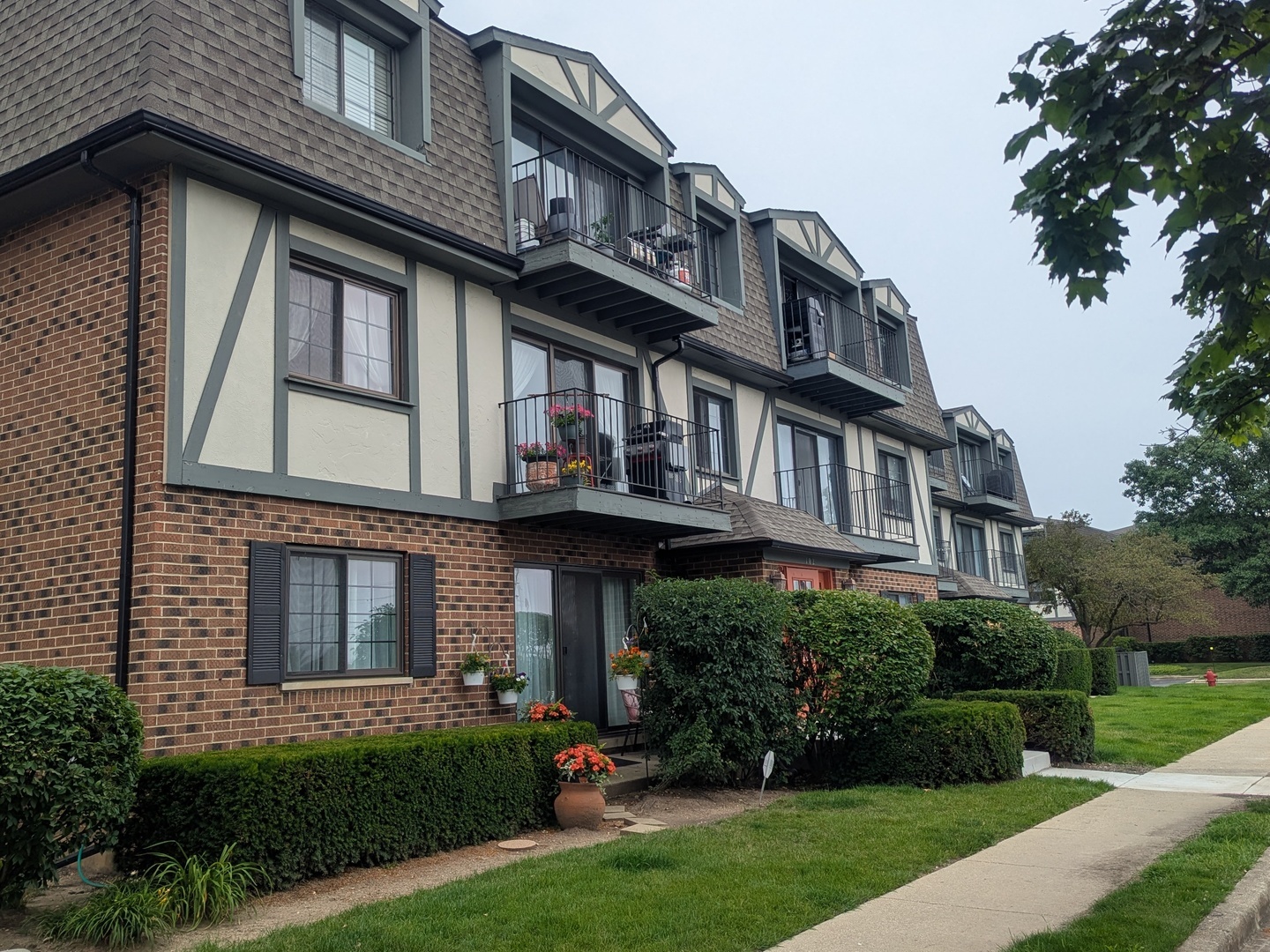 Homes for sale in Buffalo Grove, IL | 102 Steeple Dr, Buffalo Grove, IL 60089