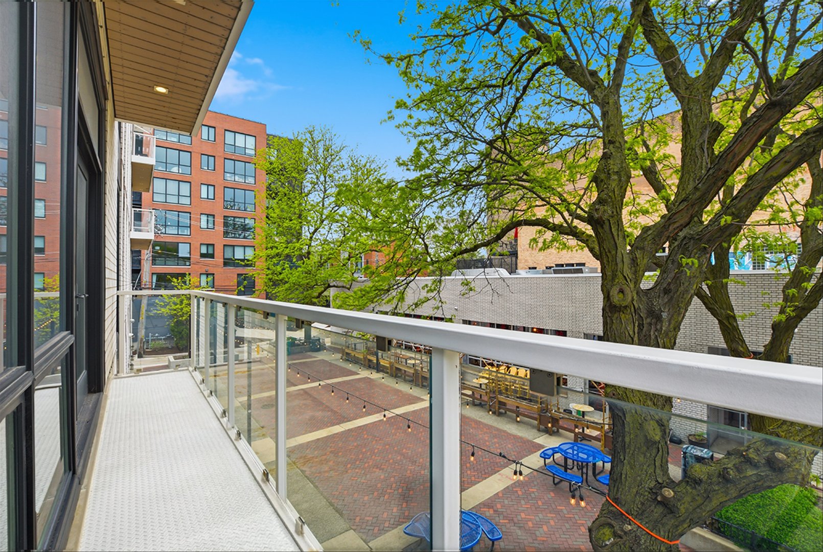 Homes for sale in Chicago, IL | 1258 N Milwaukee Avenue, Chicago, IL 60622 | Houzeo