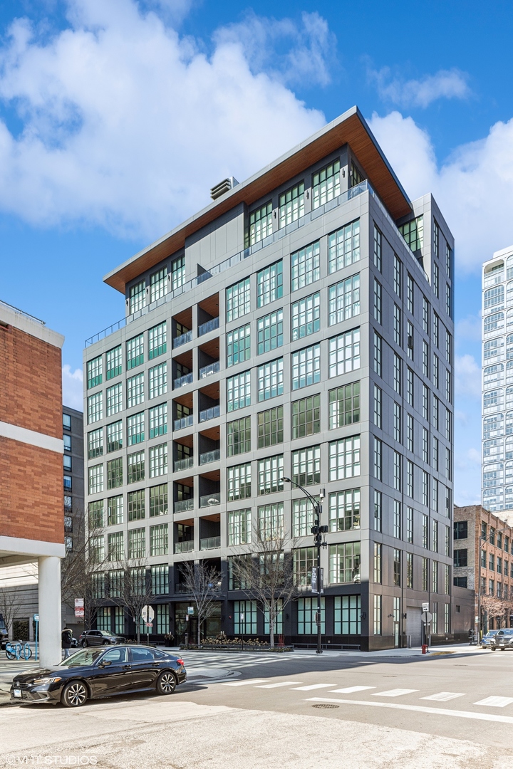 Homes for sale in Chicago, IL | 900 W Washington Blvd, Chicago, IL 60607