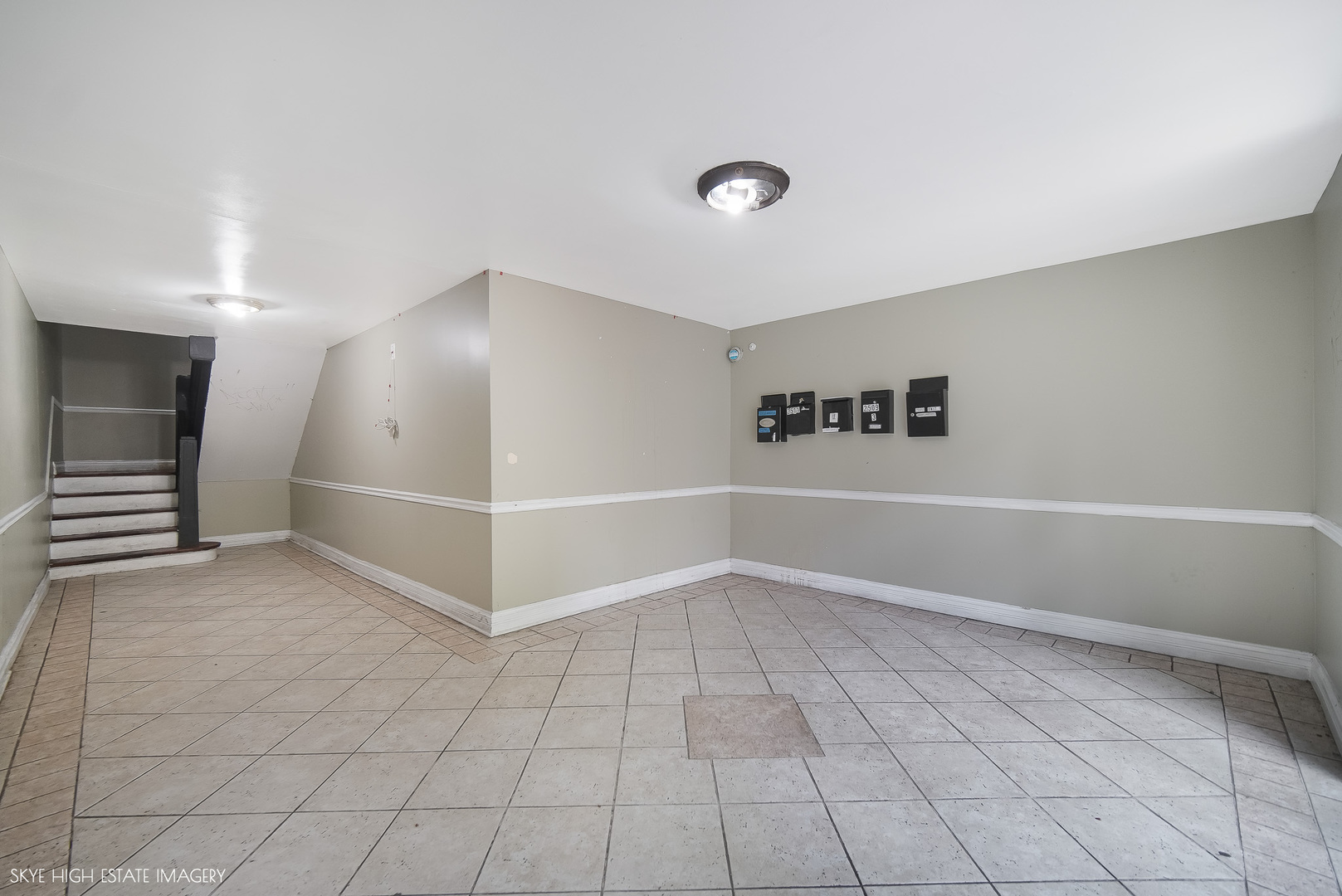 2nd image of 2511 E 76Th St, Chicago, IL 60649