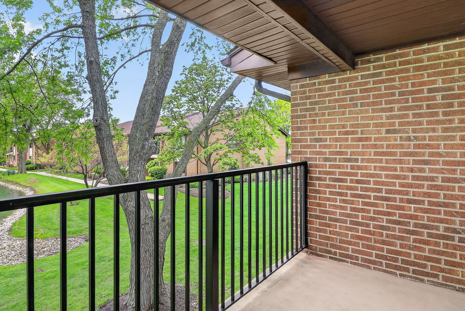 image of 8212 Anchor Dr, Woodridge, IL 60517