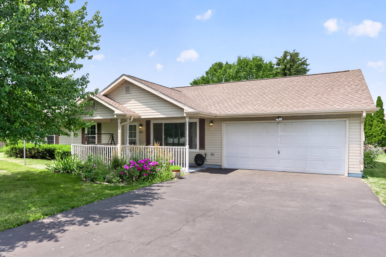 Homes for sale in Amboy, IL | 412 Spruce Ln, Amboy, IL 61310 | MLS# 12706976
