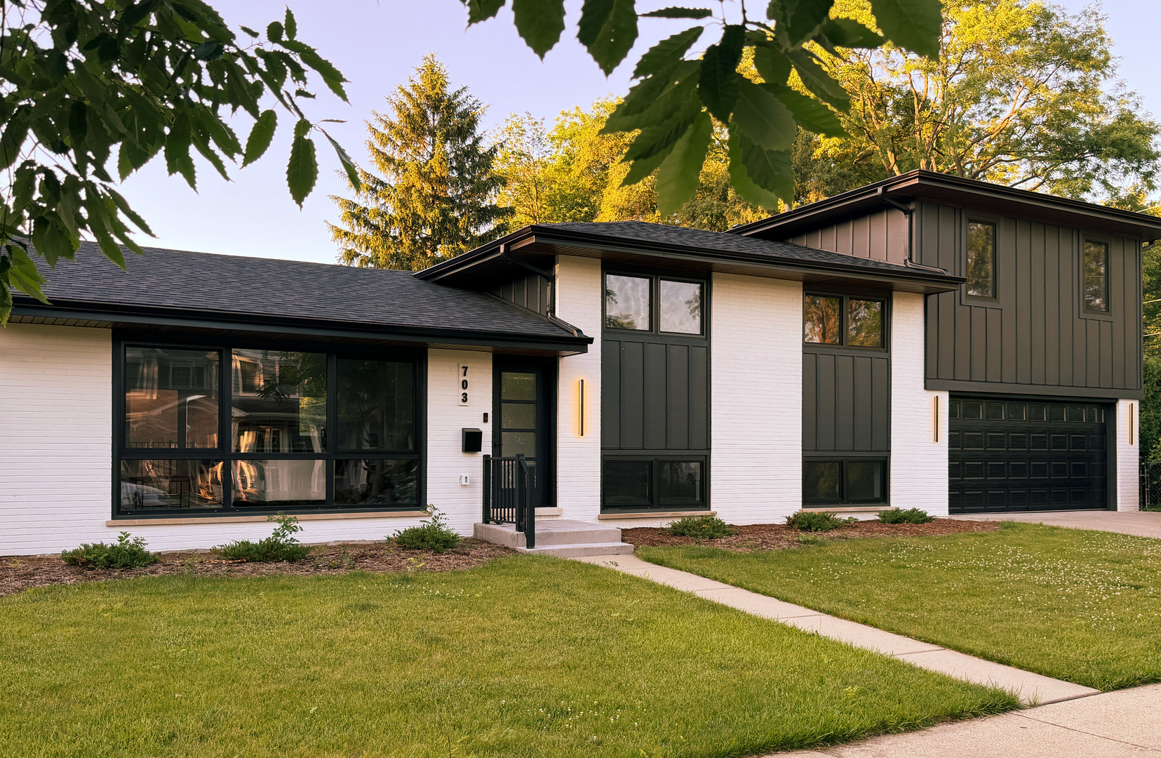 1st image of 703 N Gibbons Ave, Arlington Heights, IL 60004 | MLS# 12706979