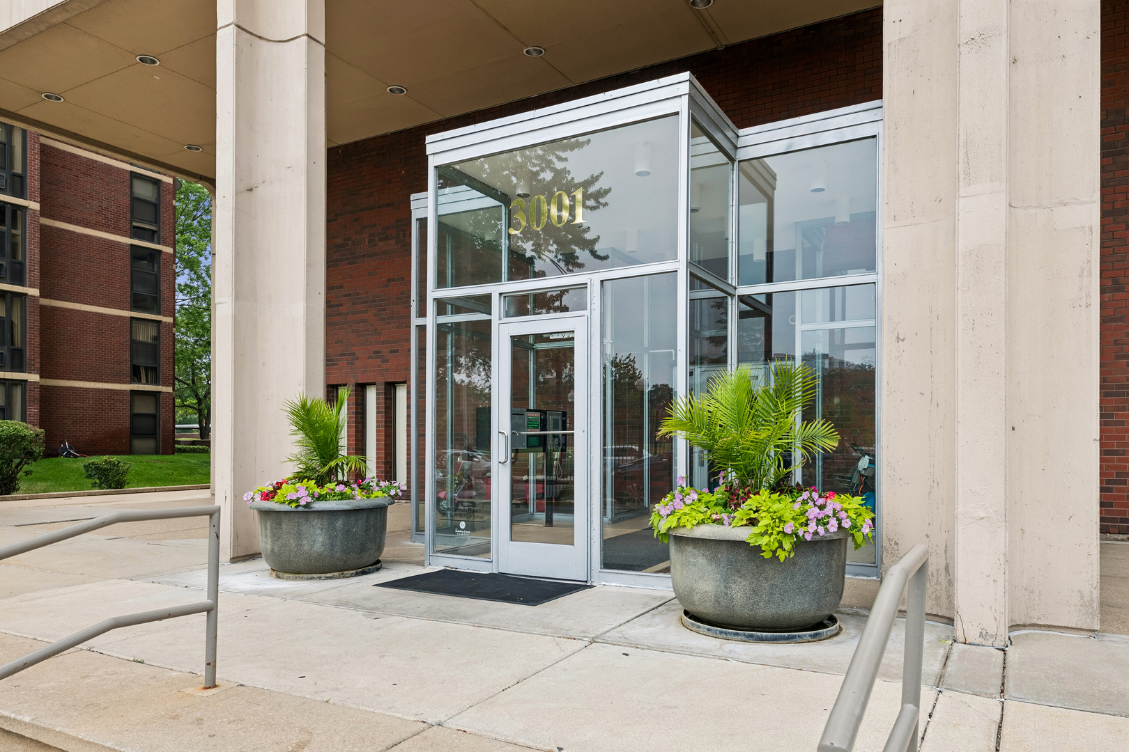 Homes for sale in Chicago, IL | 3001 S Michigan Ave #2105, Chicago, IL 60616 | MLS# 12706994