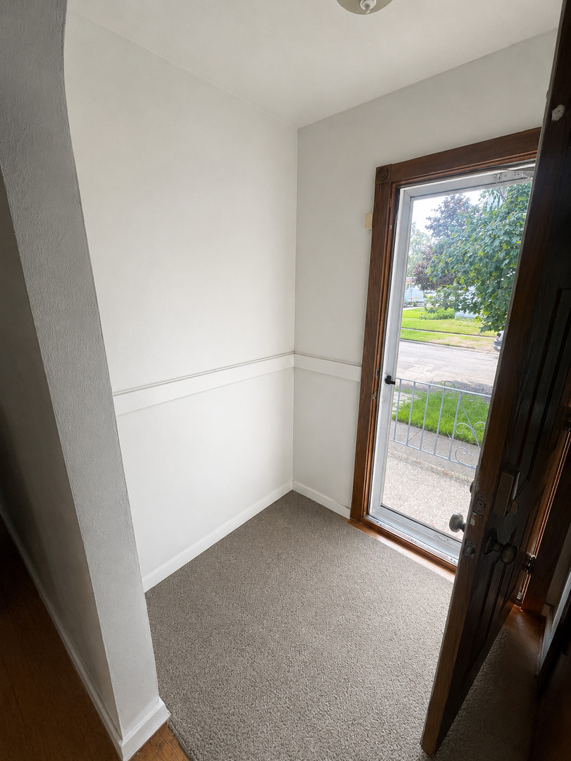 3rd image of 18358 Ridgewood Ave, Lansing, IL 60438 | MLS# 12707011