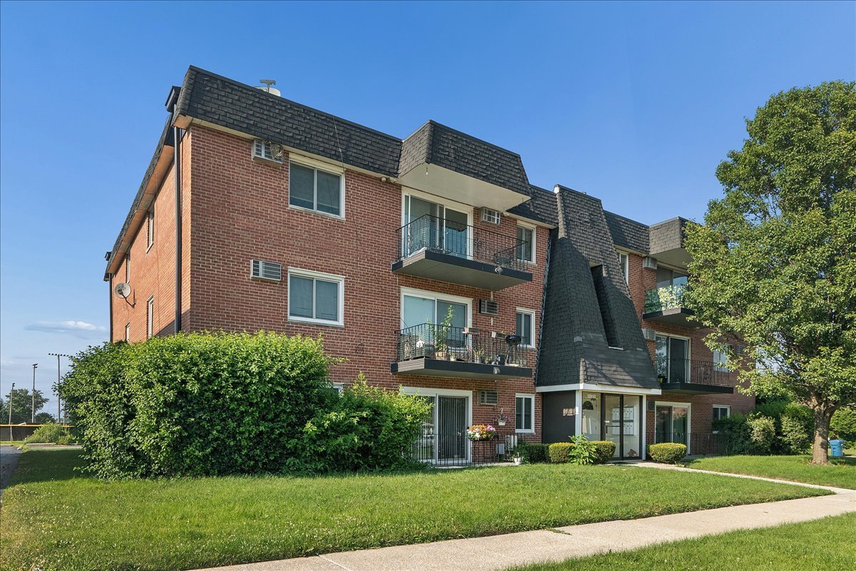 1st image of 12850 Crestbrook Ct #7, Crestwood, IL 60418 | MLS# 12707026