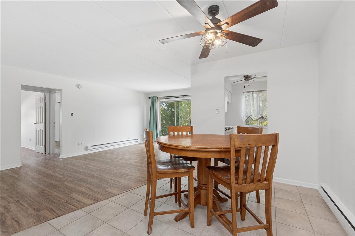 3rd image of 12850 Crestbrook Ct #7, Crestwood, IL 60418 | MLS# 12707026