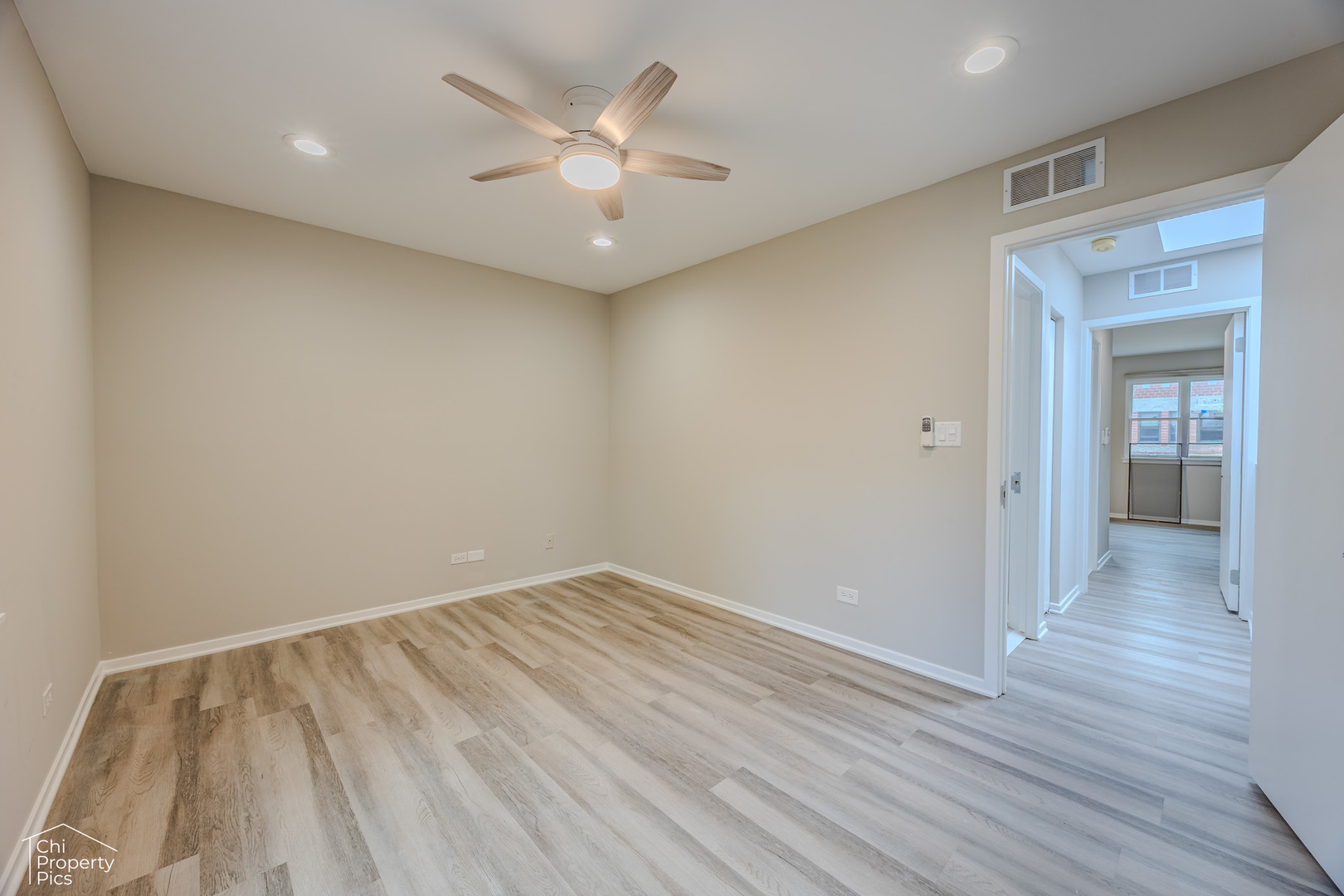 2nd image of 2730 N Greenview Ave, Chicago, IL 60614