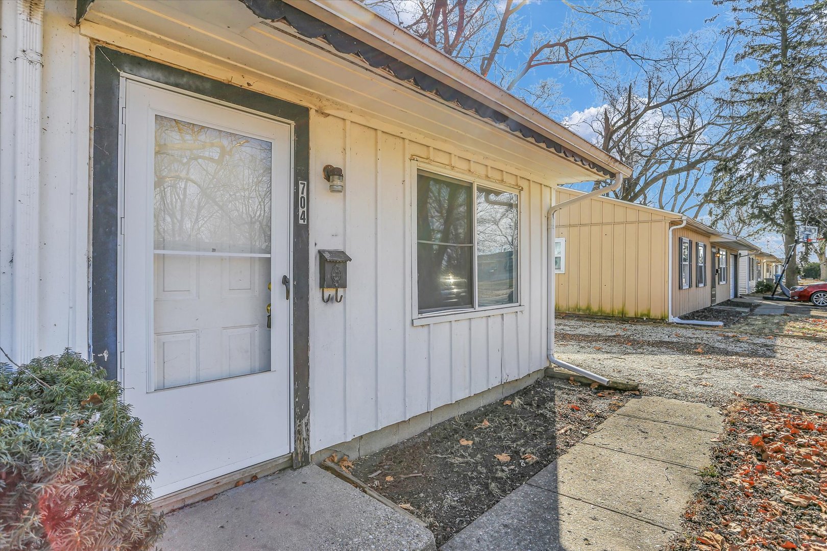 Homes for sale in Urbana, IL | 704 S Scottswood Dr, Urbana, IL 61802 | MLS# 12707068