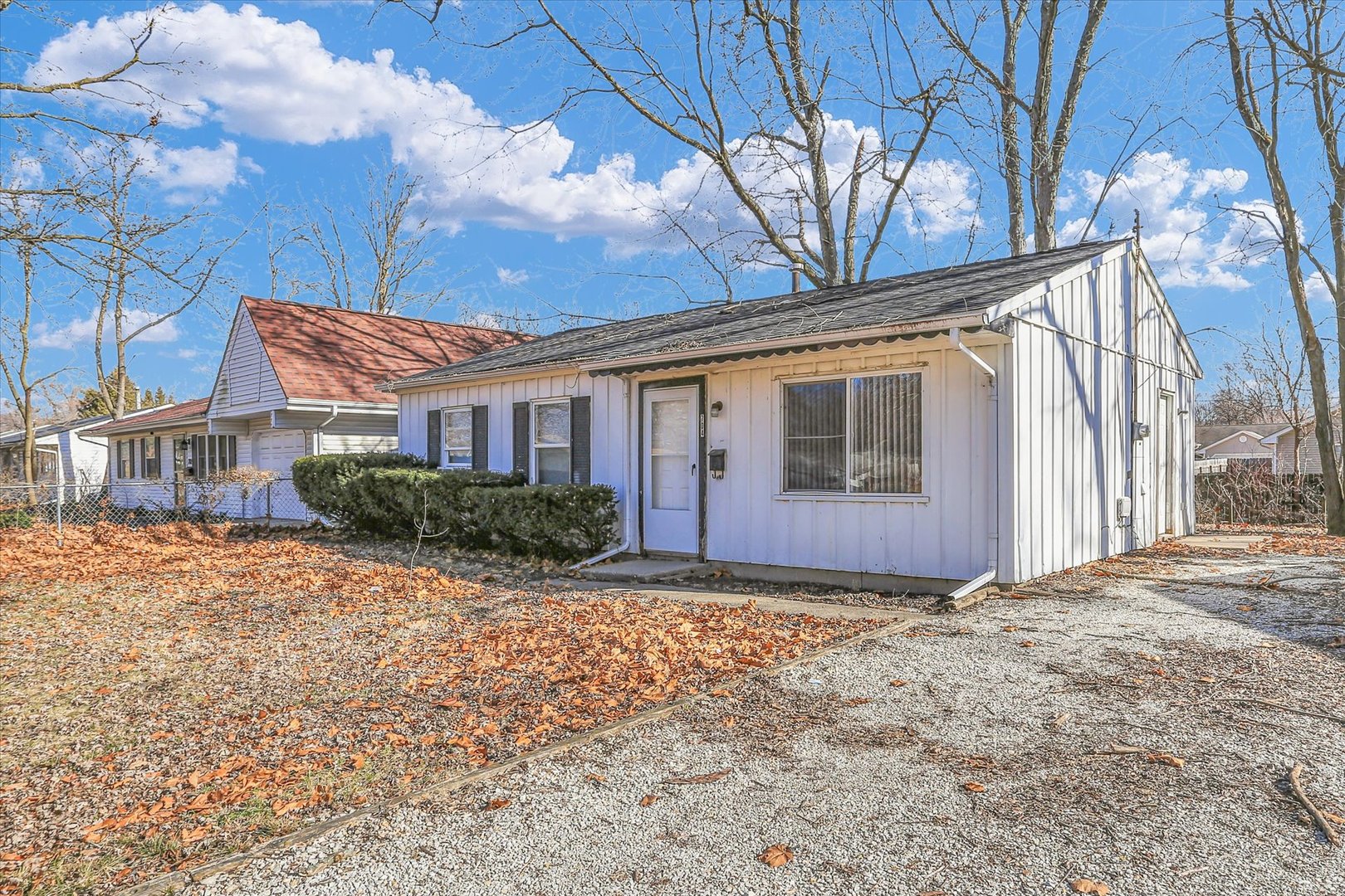Homes for sale in Urbana, IL | 704 S Scottswood Dr, Urbana, IL 61802 | MLS# 12707068
