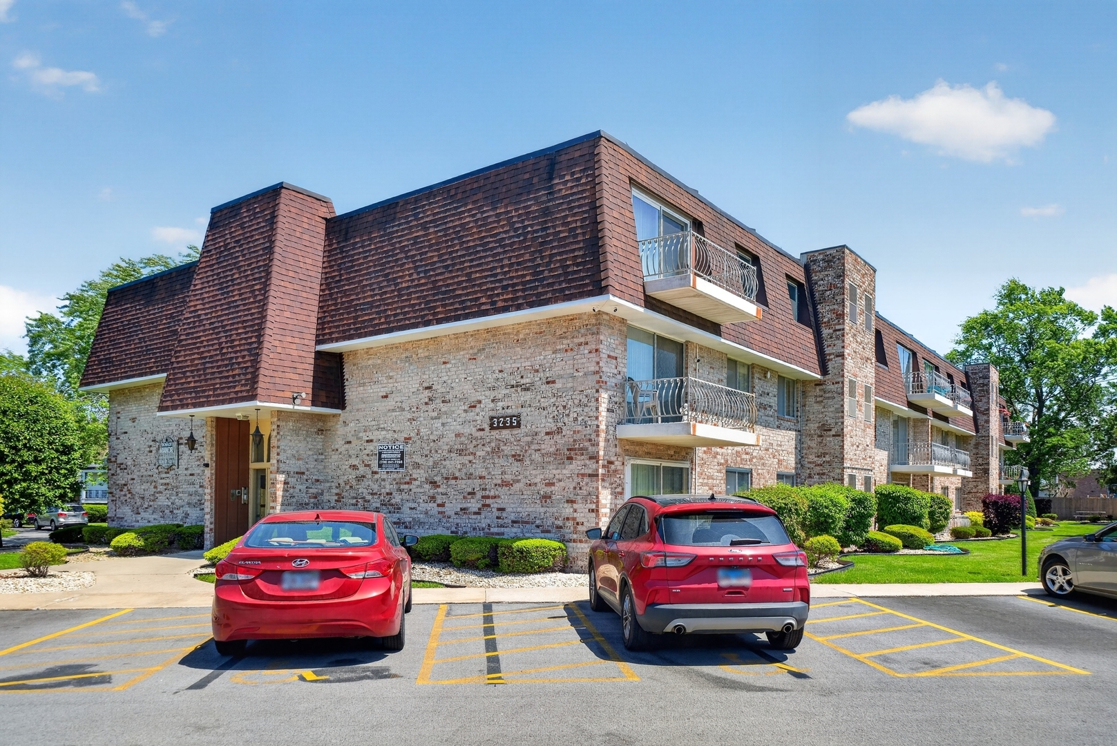 4th image of 3235 S Manor Dr, Lansing, IL 60438