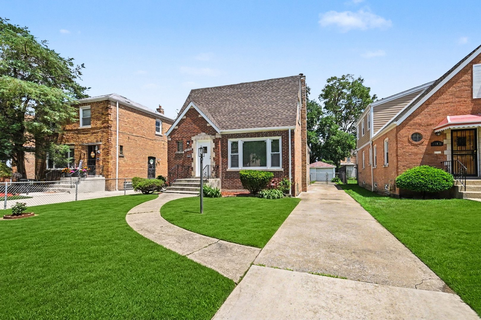 Homes for sale in Chicago, IL | 10827 S Peoria St, Chicago, IL 60643 | MLS# 12707093