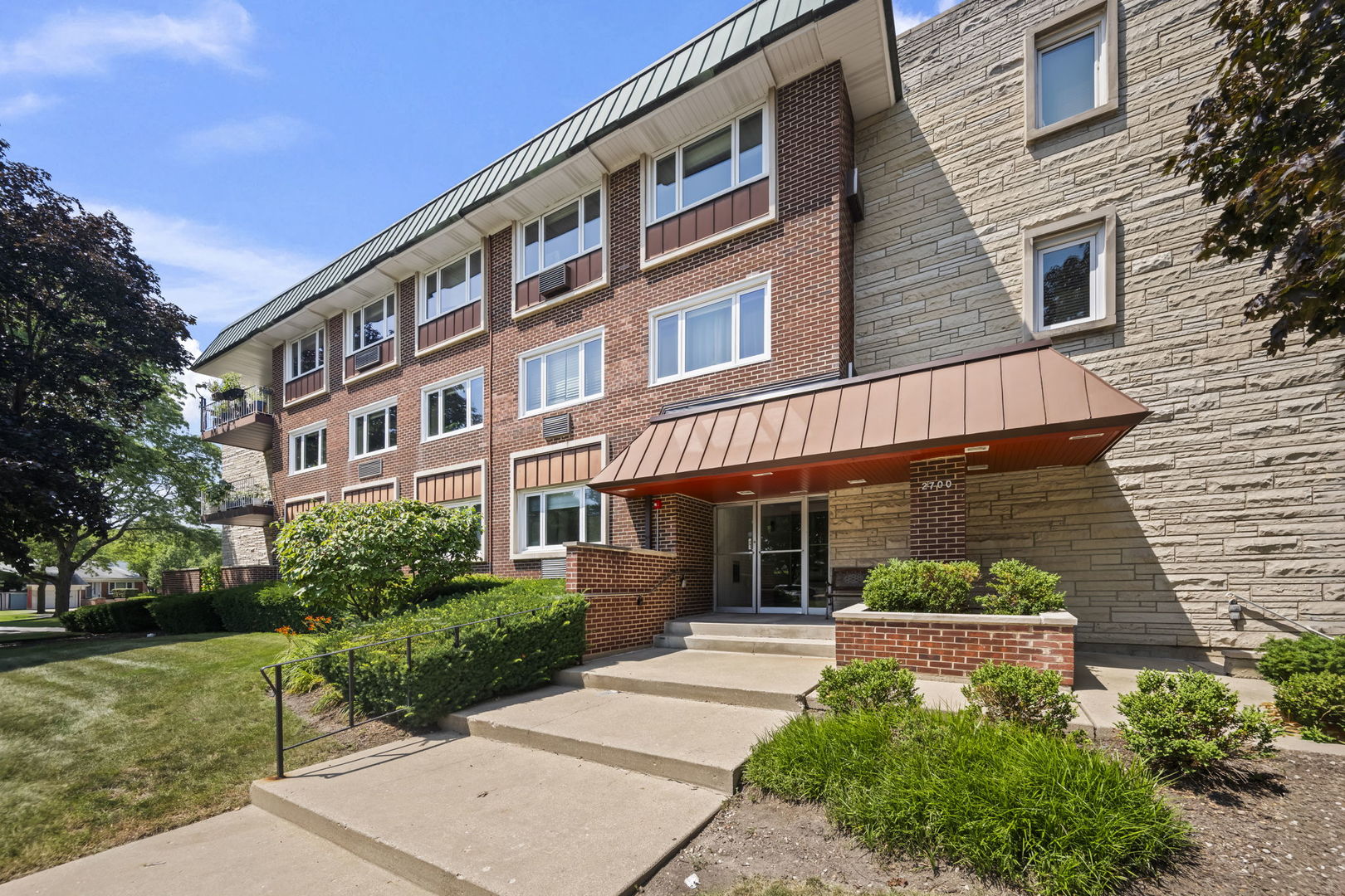 Homes for sale in Arlington Heights, IL | 2700 E Bel Aire Dr #203, Arlington Heights, IL 60004 | MLS# 12707099