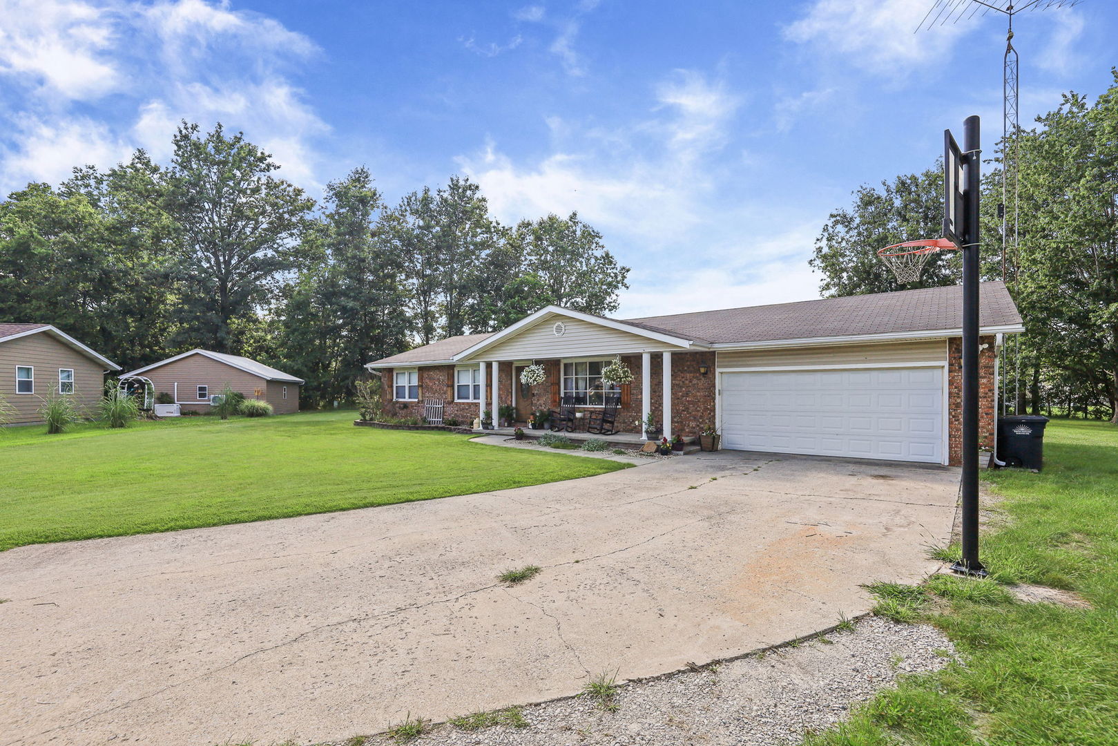 Homes for sale in Salem, IL | 380 Northwood, Salem, IL 62881 | MLS# 12707114