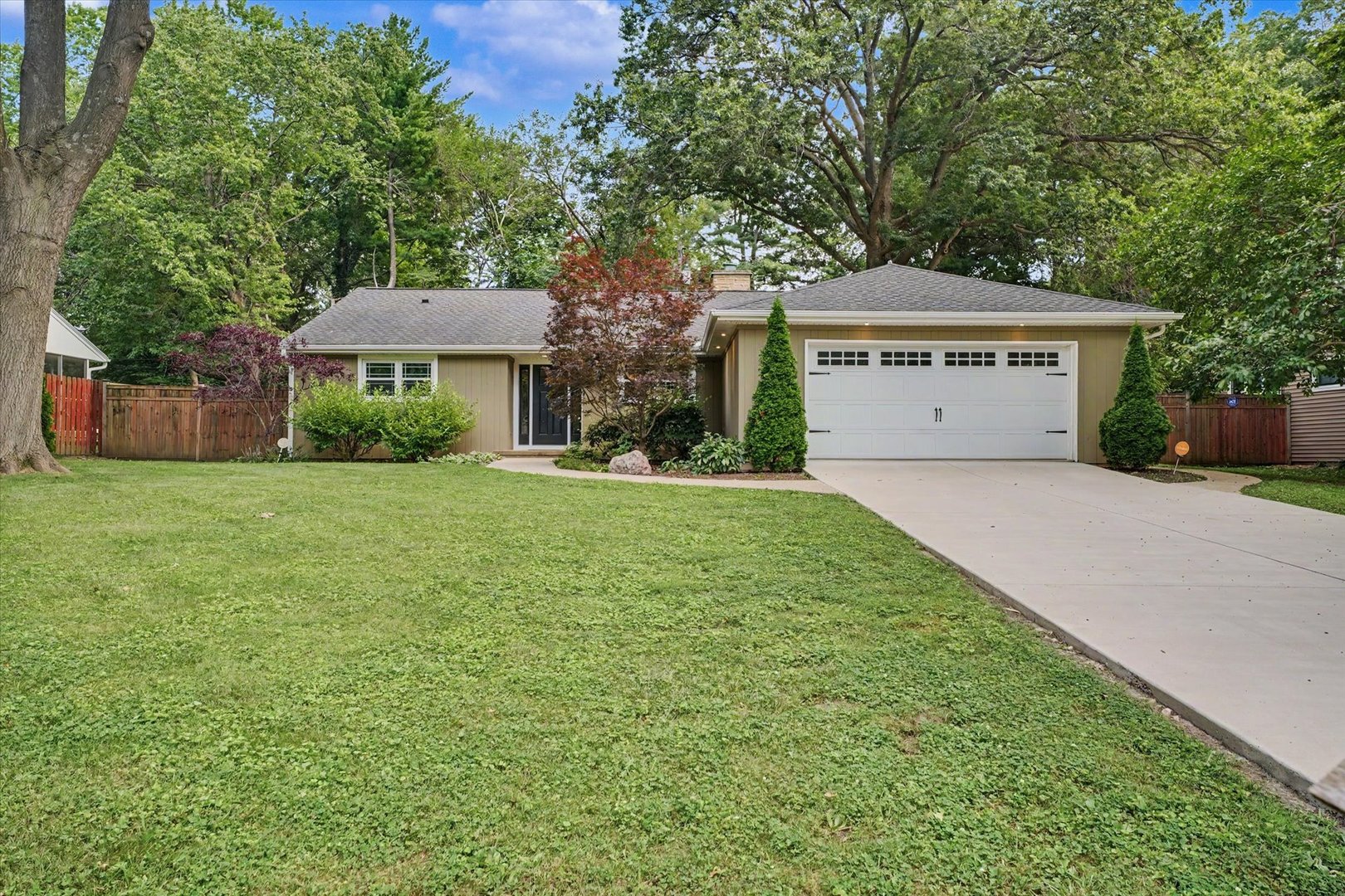 Homes for sale in Champaign, IL | 706 La Sell Dr, Champaign, IL 61820 | MLS# 12707130