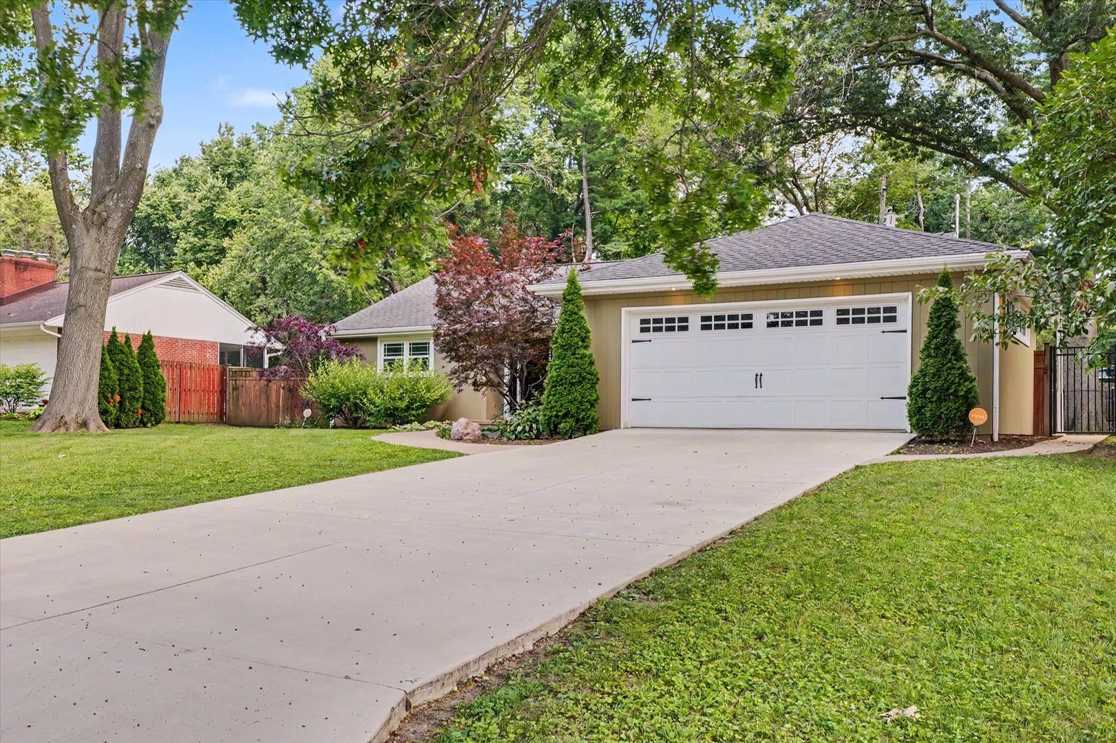 Homes for sale in Champaign, IL | 706 La Sell Dr, Champaign, IL 61820 | MLS# 12707130