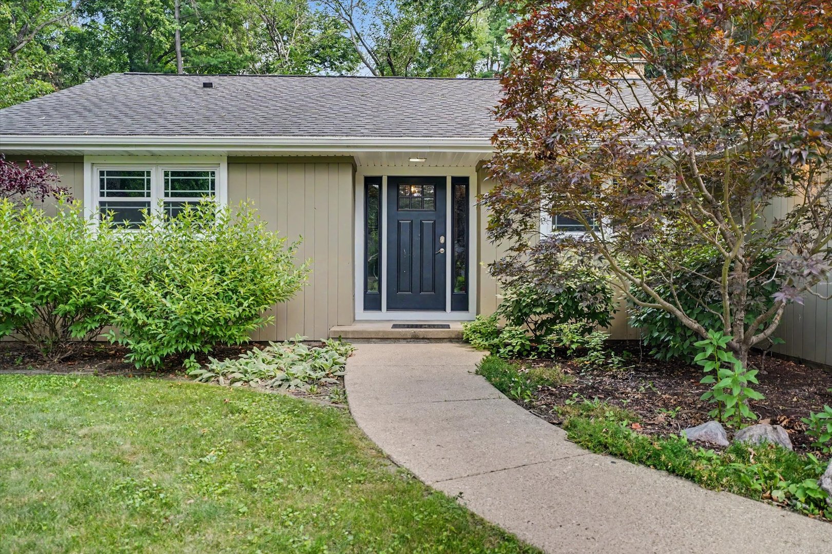 Homes for sale in Champaign, IL | 706 La Sell Dr, Champaign, IL 61820 | MLS# 12707130