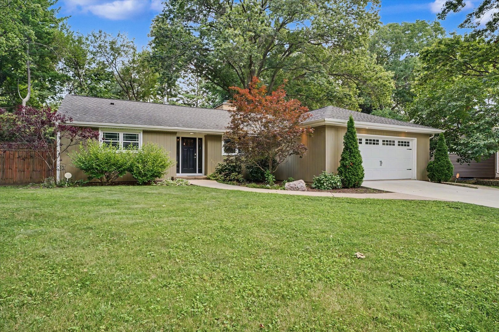 Homes for sale in Champaign, IL | 706 La Sell Dr, Champaign, IL 61820 | MLS# 12707130
