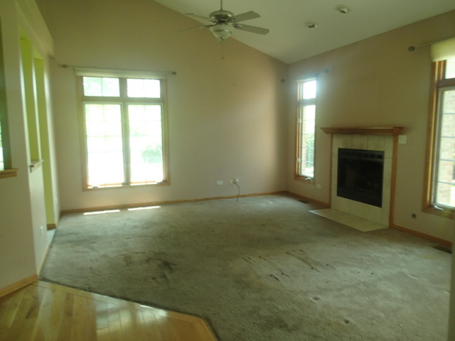 4th image of 8107 Nielsen Dr, Tinley Park, IL 60477 | MLS# 12707132