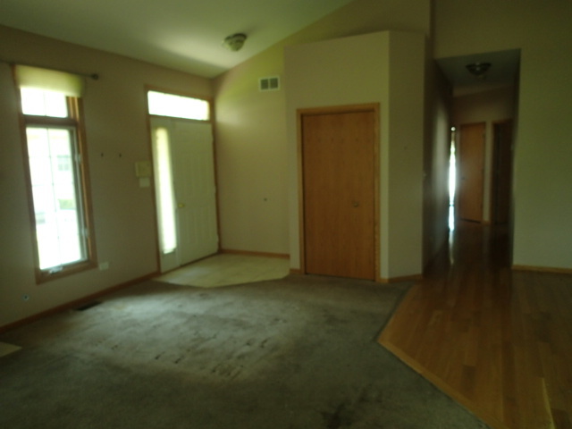 3rd image of 8107 Nielsen Dr, Tinley Park, IL 60477 | MLS# 12707132