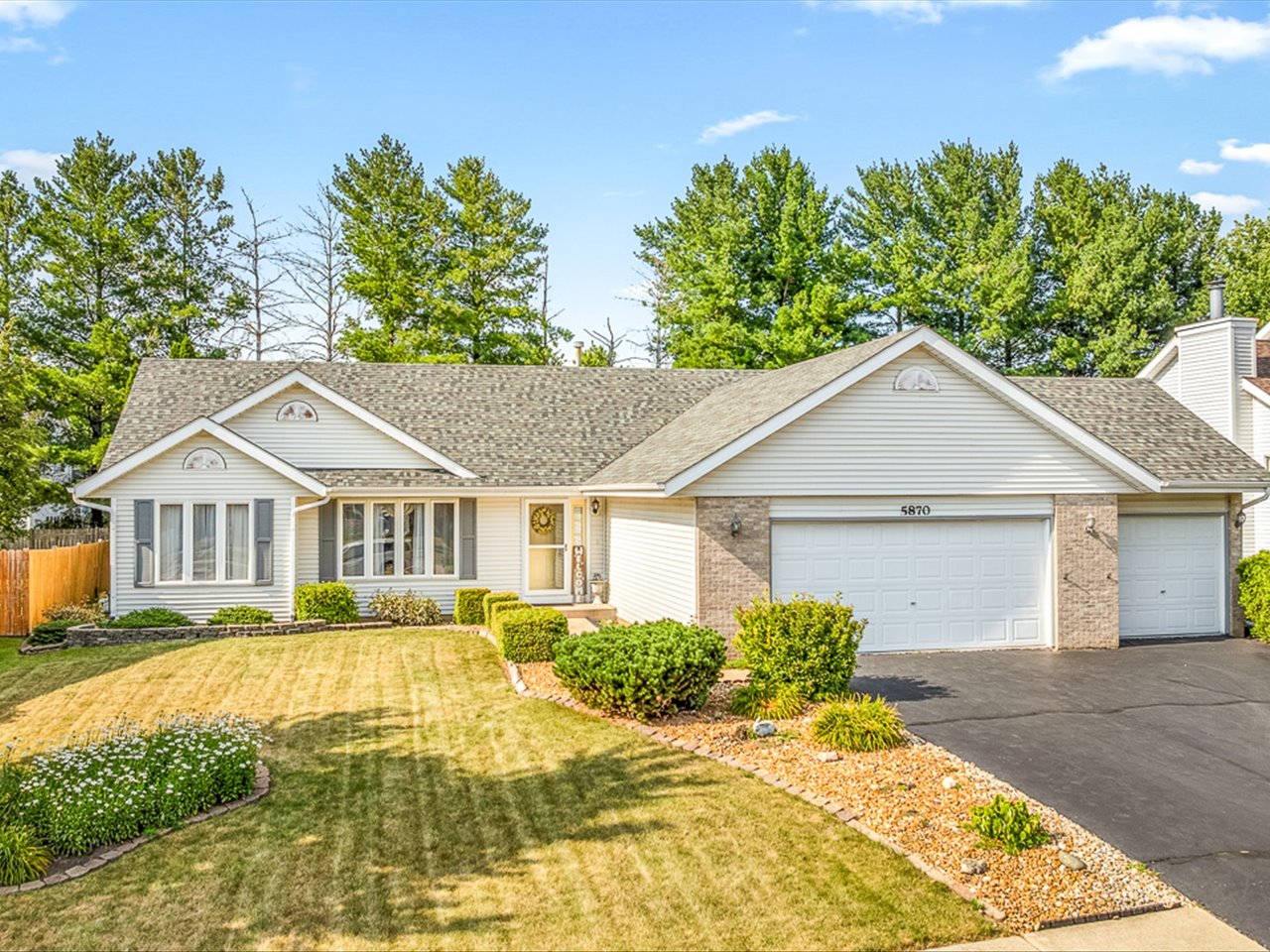 Homes for sale in Loves Park, IL | 5870 Candover Rd, Loves Park, IL 61111 | MLS# 12707167