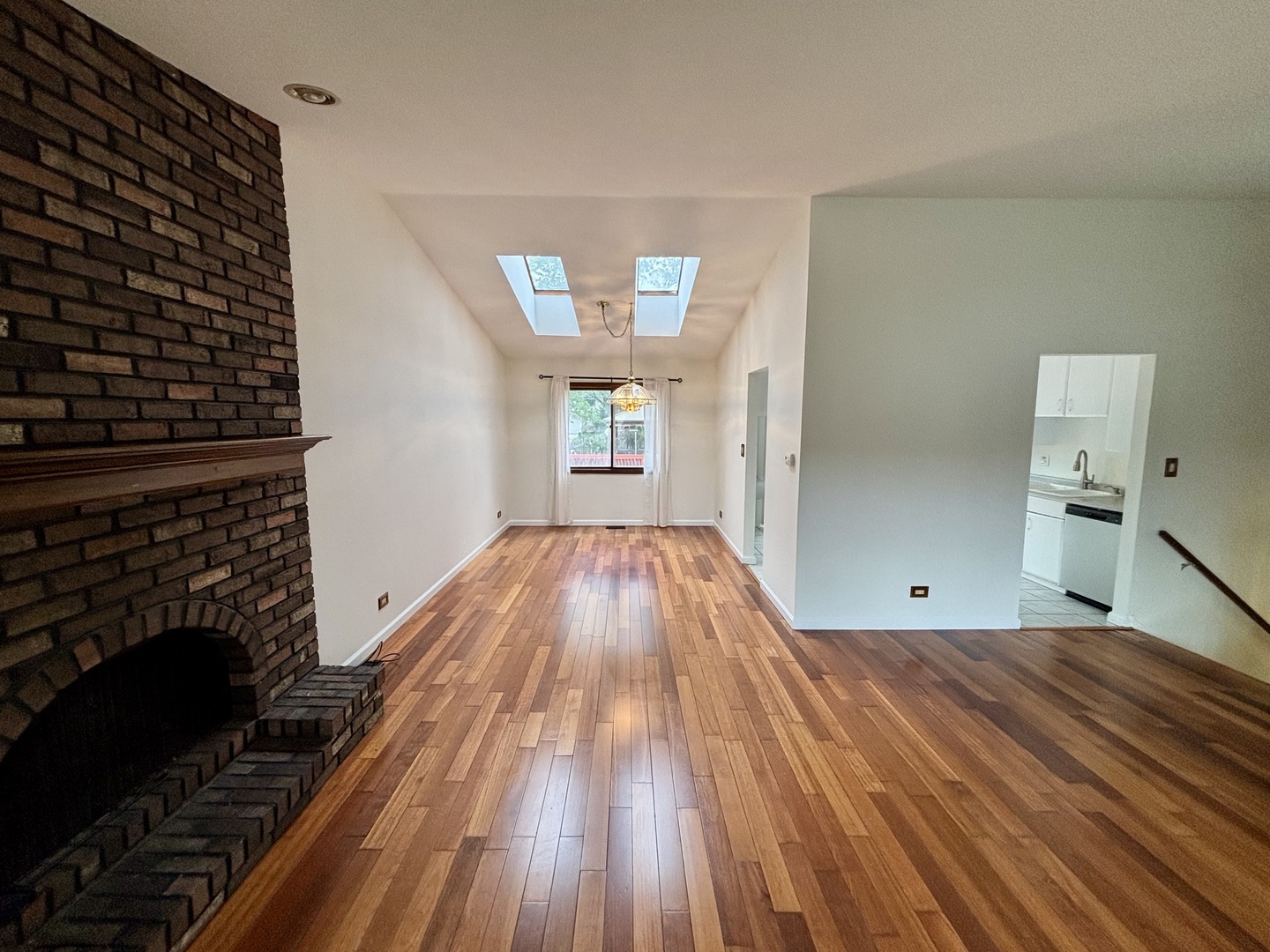 5th image of 1450 Sturbridge Ct, Hoffman Estates, IL 60192 | MLS# 12707195
