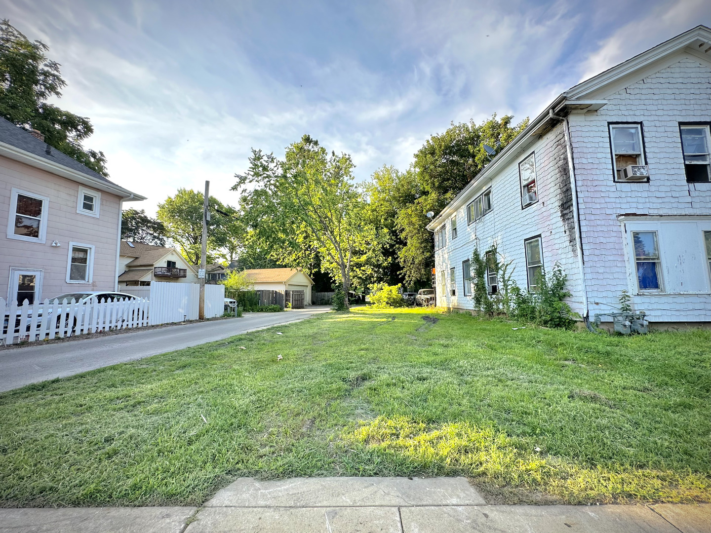 1st image of 422 North Ave, Aurora, IL 60505 | MLS# 12707199
