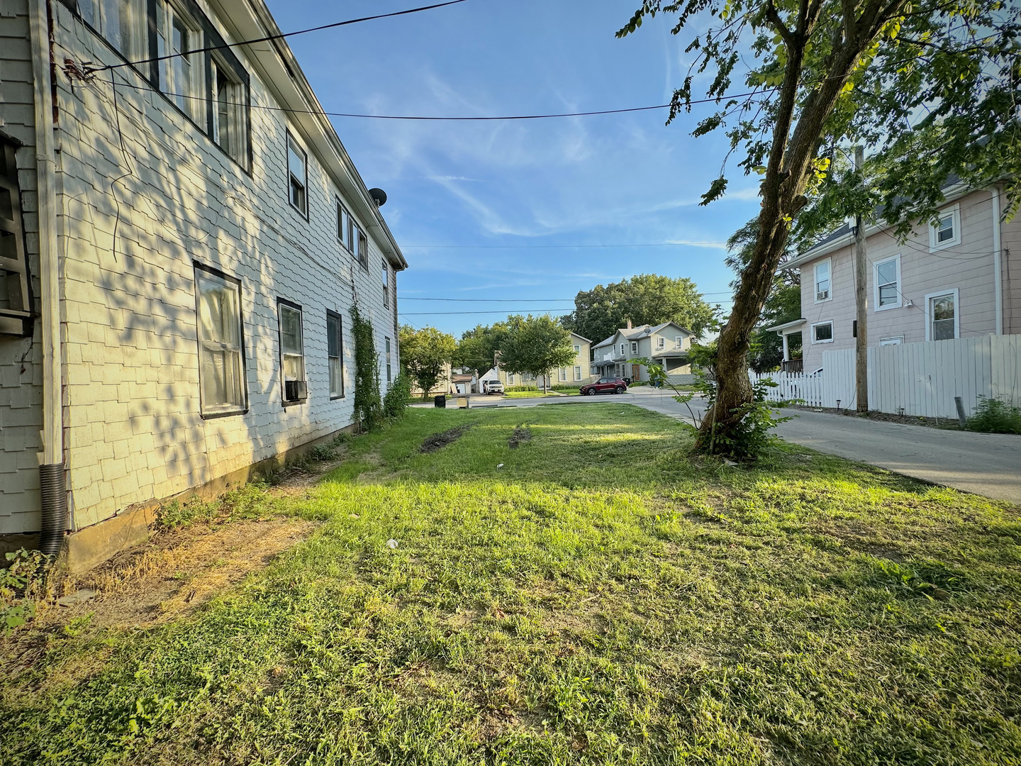 5th image of 422 North Ave, Aurora, IL 60505 | MLS# 12707199