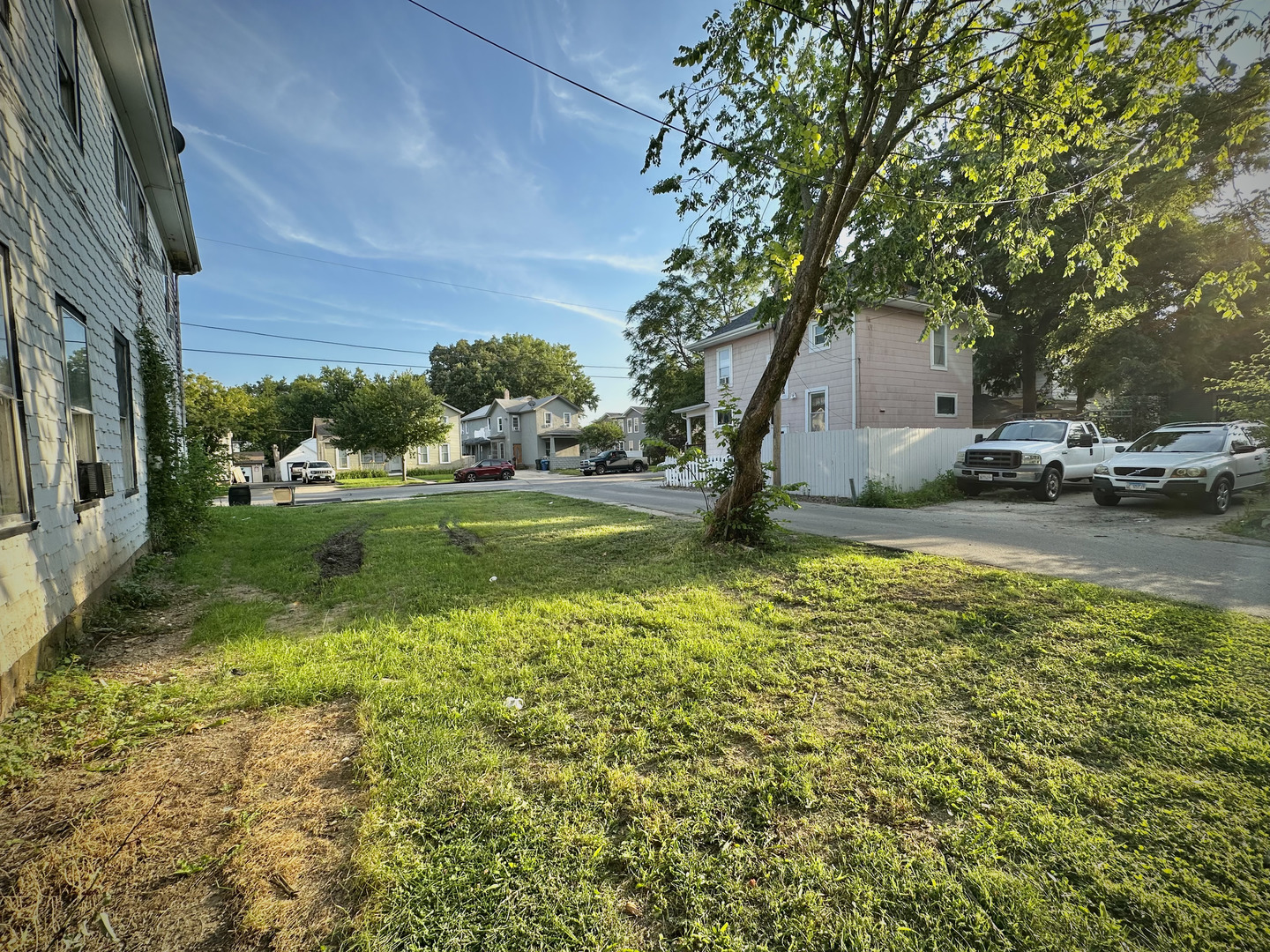 4th image of 422 North Ave, Aurora, IL 60505 | MLS# 12707199