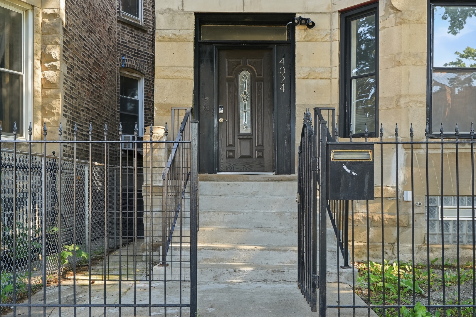 Homes for sale in Chicago, IL | 4024 W Arthington St, Chicago, IL 60624 | MLS# 12707203