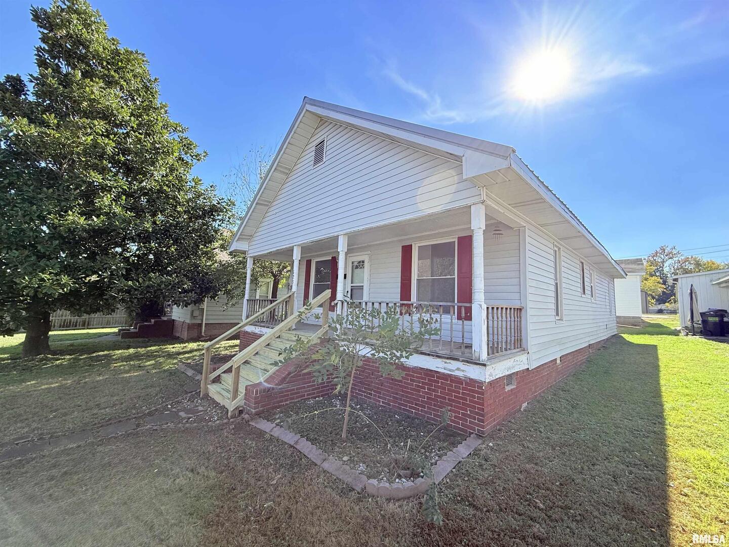 2nd image of 123 W College St, Harrisburg, IL 62946 | MLS# 12707211