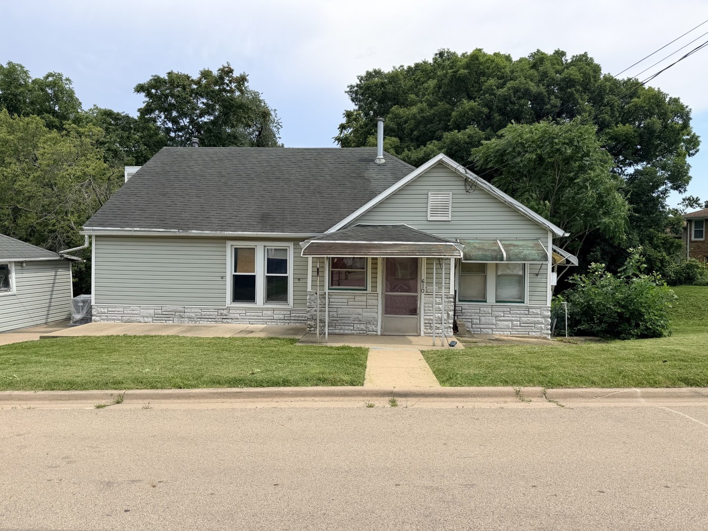 1st image of 610 Wyatt Ave, Oglesby, IL 61348 | MLS# 12707224