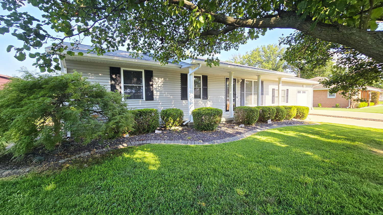 Homes for sale in Centralia, IL | 431 Easthaven Dr, Centralia, IL 62801 | MLS# 12707250