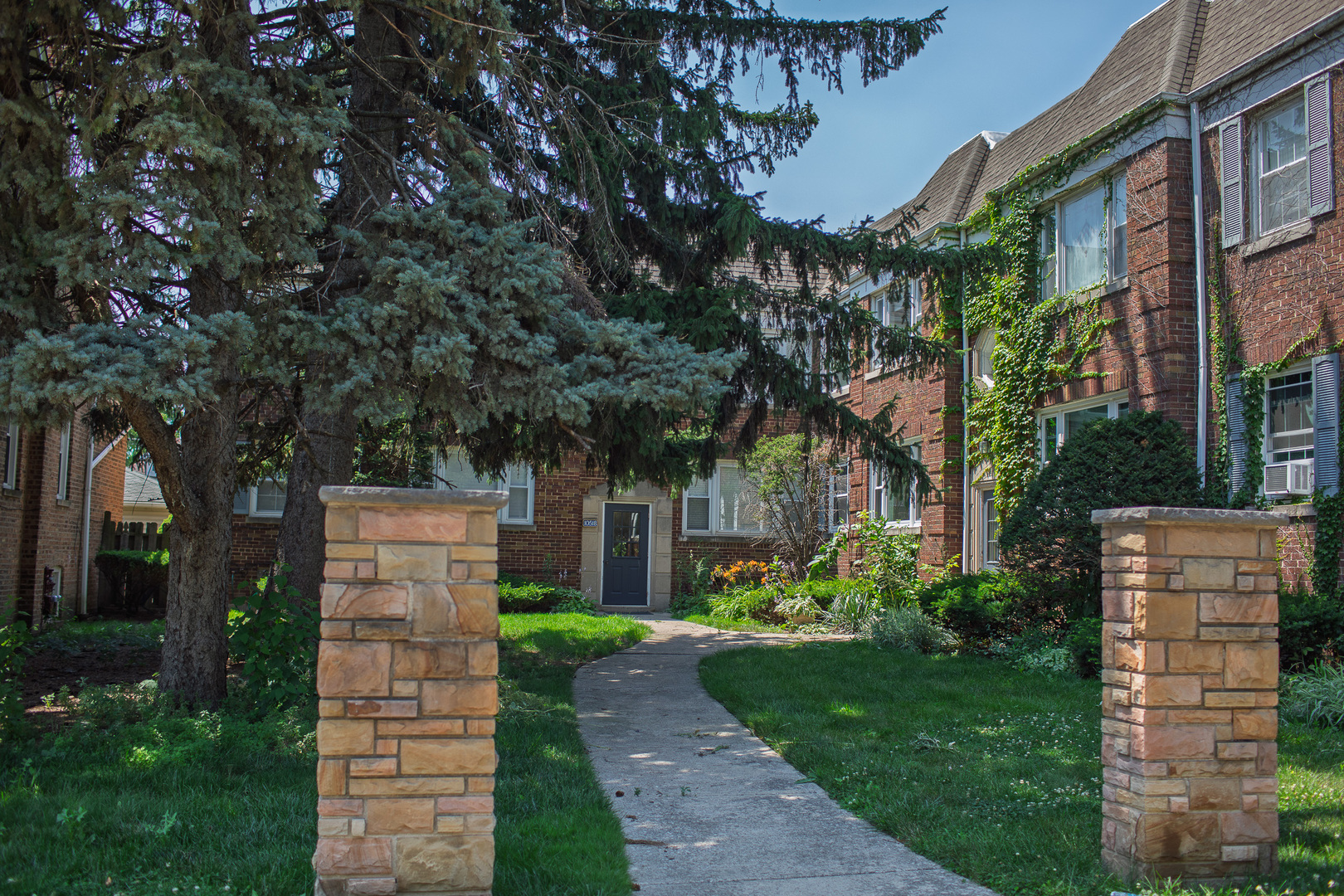2nd image of 10518 S Artesian Ave #2S, Chicago, IL 60655 | MLS# 12707311