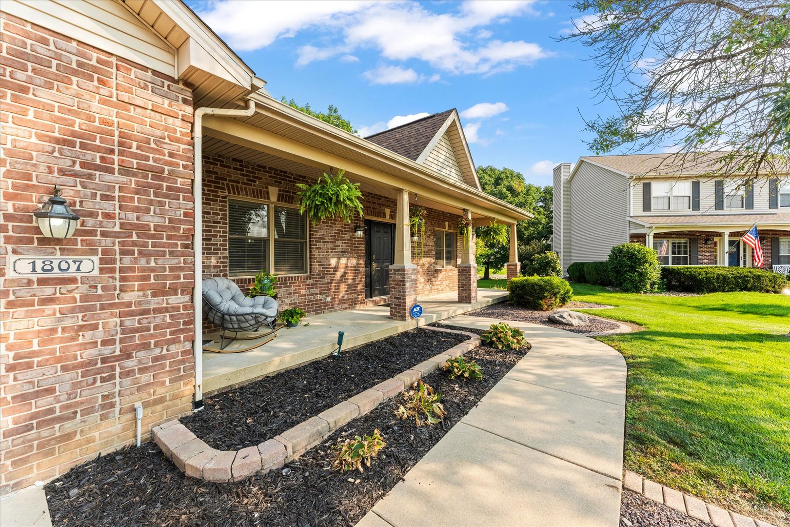 2nd image of 1807 Cypress Pointe Ct, Mahomet, IL 61853 | MLS# 12707333