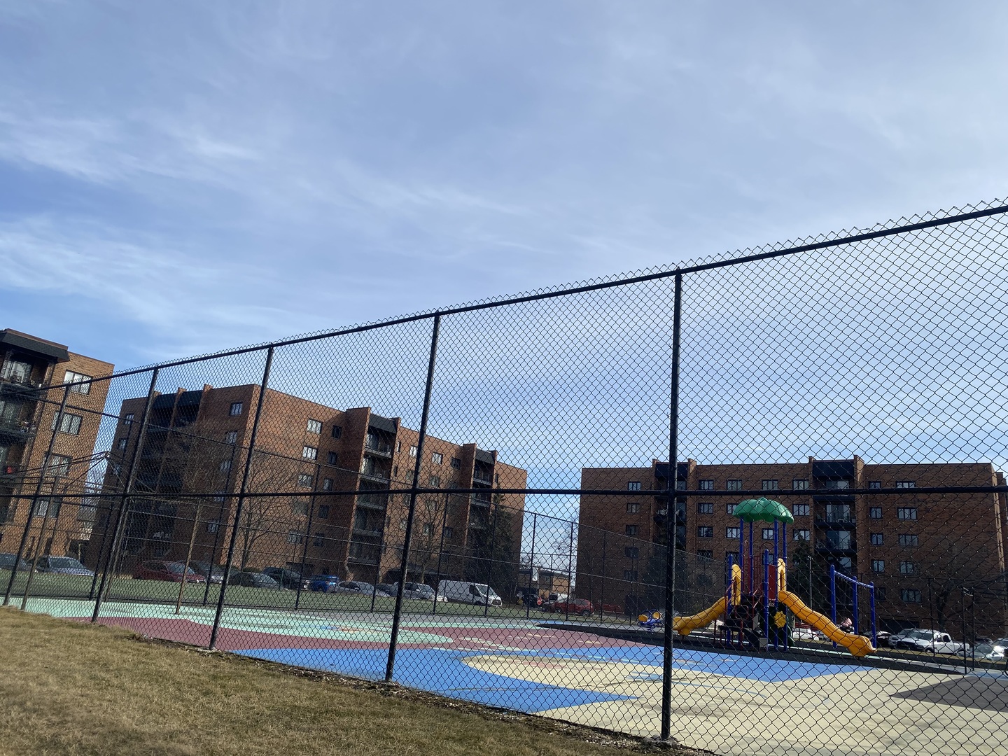 2nd image of 9375 Landings Ln, Des Plaines, IL 60016