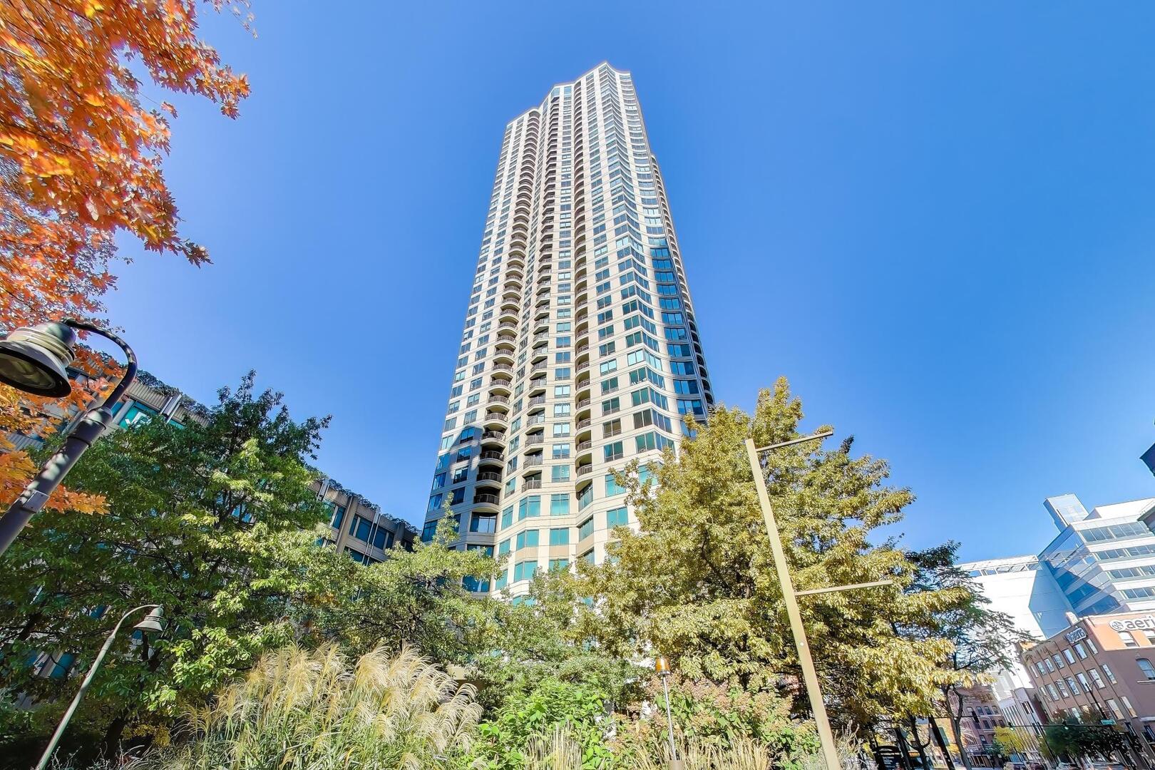 4th image of 400 N Lasalle St, Chicago, IL 60654