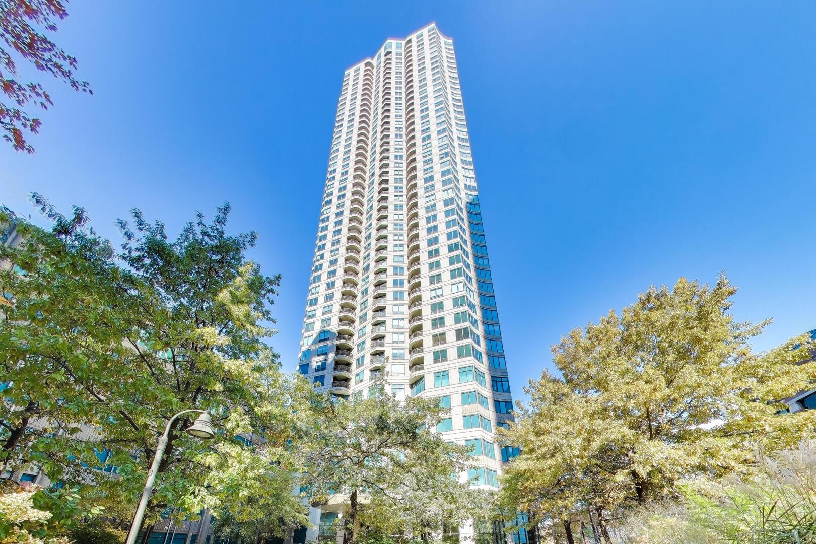 3rd image of 400 N Lasalle St, Chicago, IL 60654